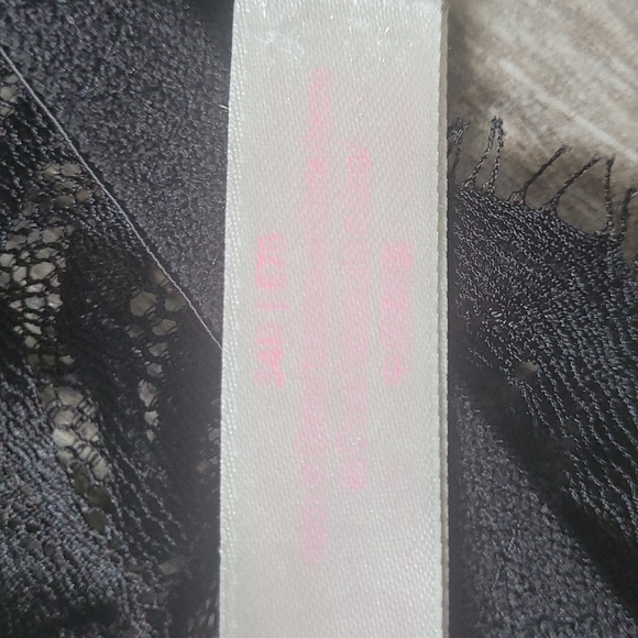 Victoria Secrets Racer back bra - Picture 8 of 8